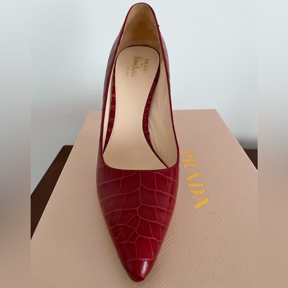 Prada for Neiman Marcus 100th Anniversary Crocodile Pumps Size 38 Retail $4,500 - Picture 9 of 16